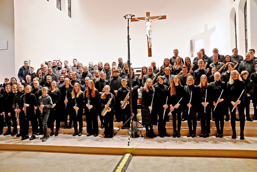 Vororchester und Hauptorchester beim Adventskonzert 2023